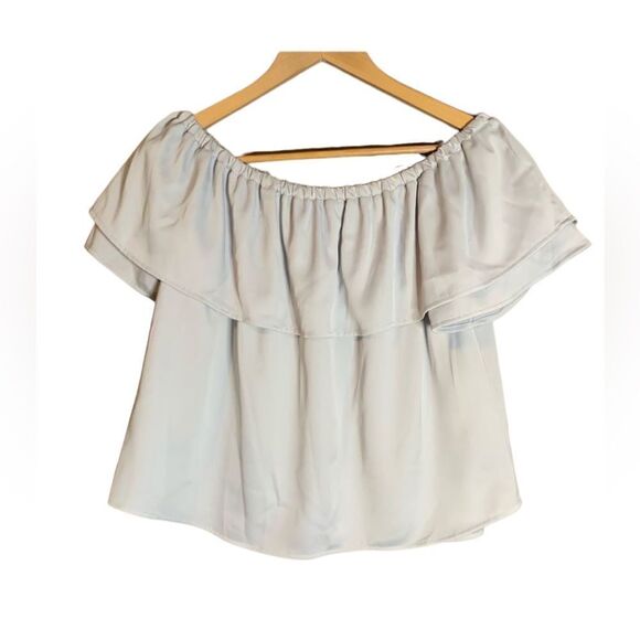 3 for $30! Harlow and graham off the shoulder blouse - Picture 1 of 9